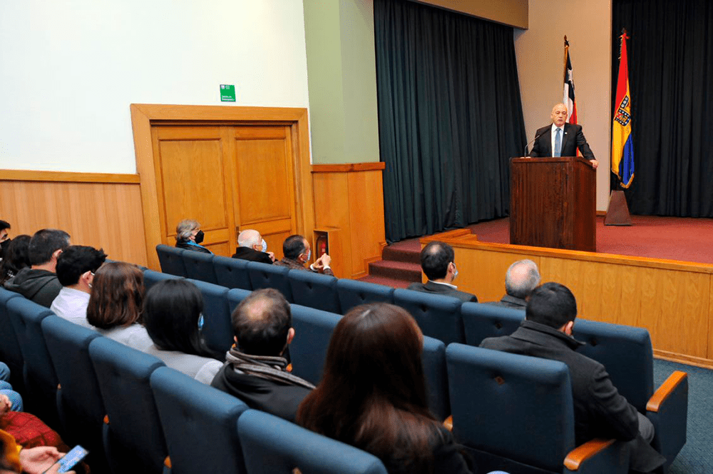 USM presenta libro sobre sus 90 años de historia Universidad Técnica