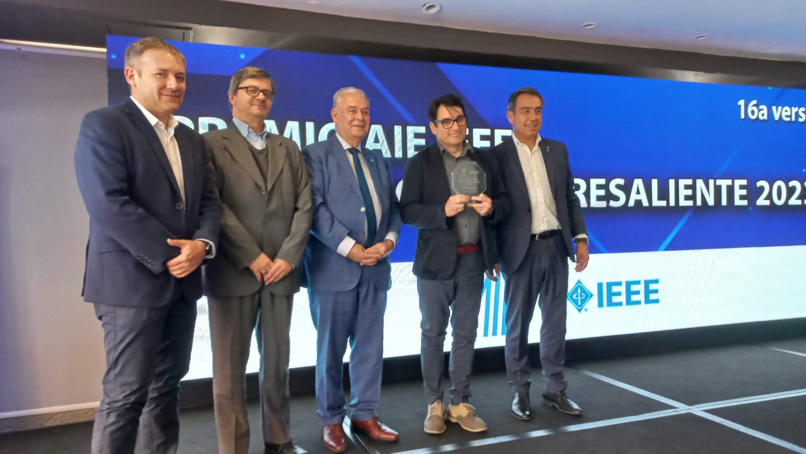 Director del AC3E de USM recibe “Premio AIE – IEEE Ingeniero ...